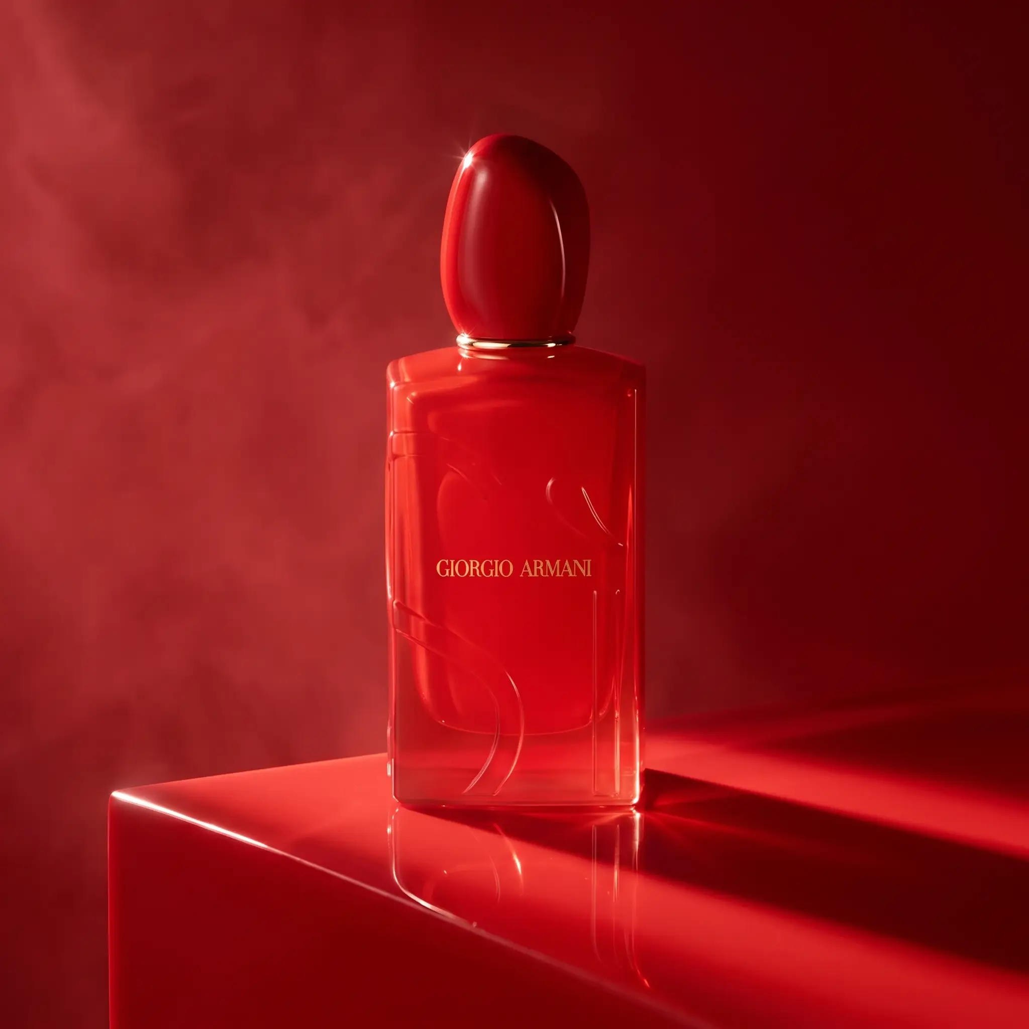Giorgio Armani Sì Passione Red Bloom Eau de Parfum - styled
