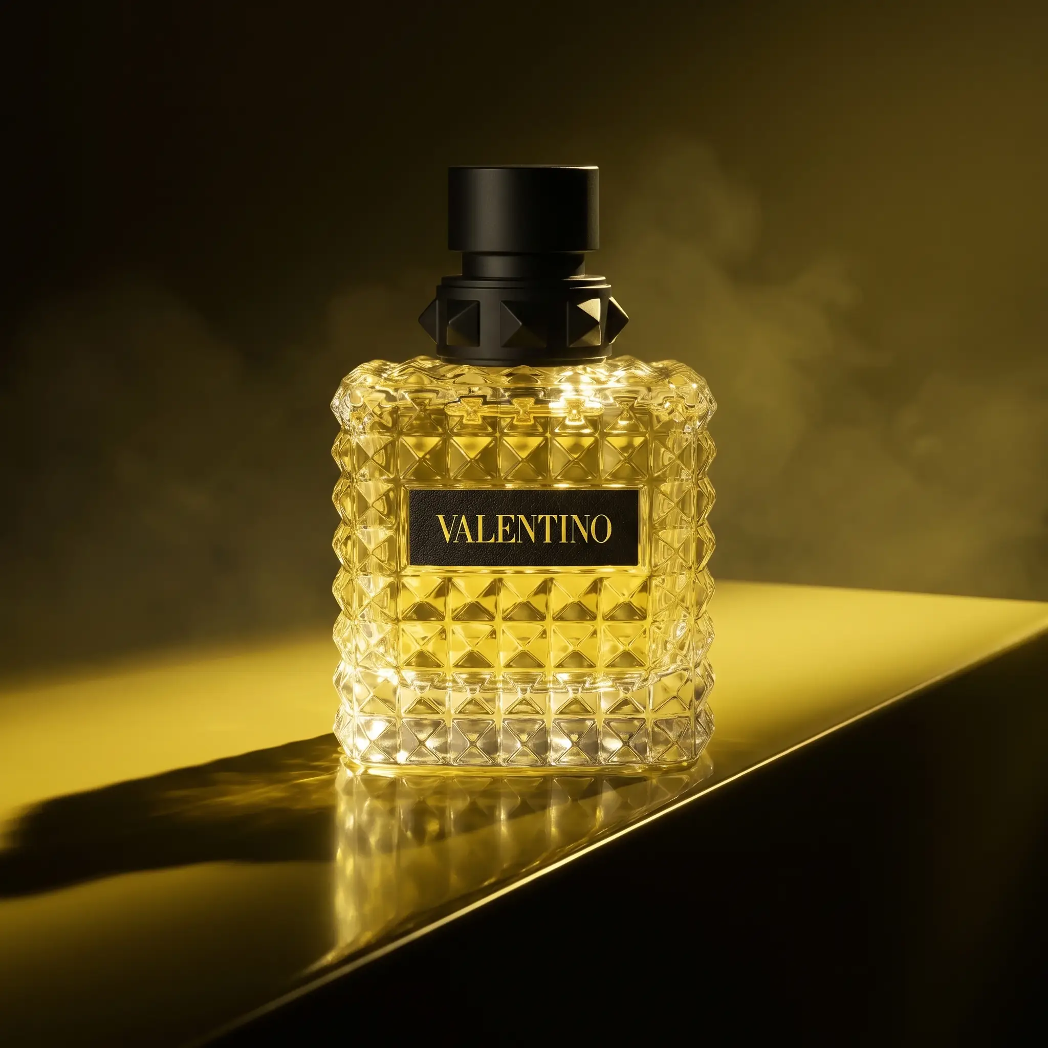 Valentino Donna Born In Rome Yellow Dream Eau de Parfum - styled