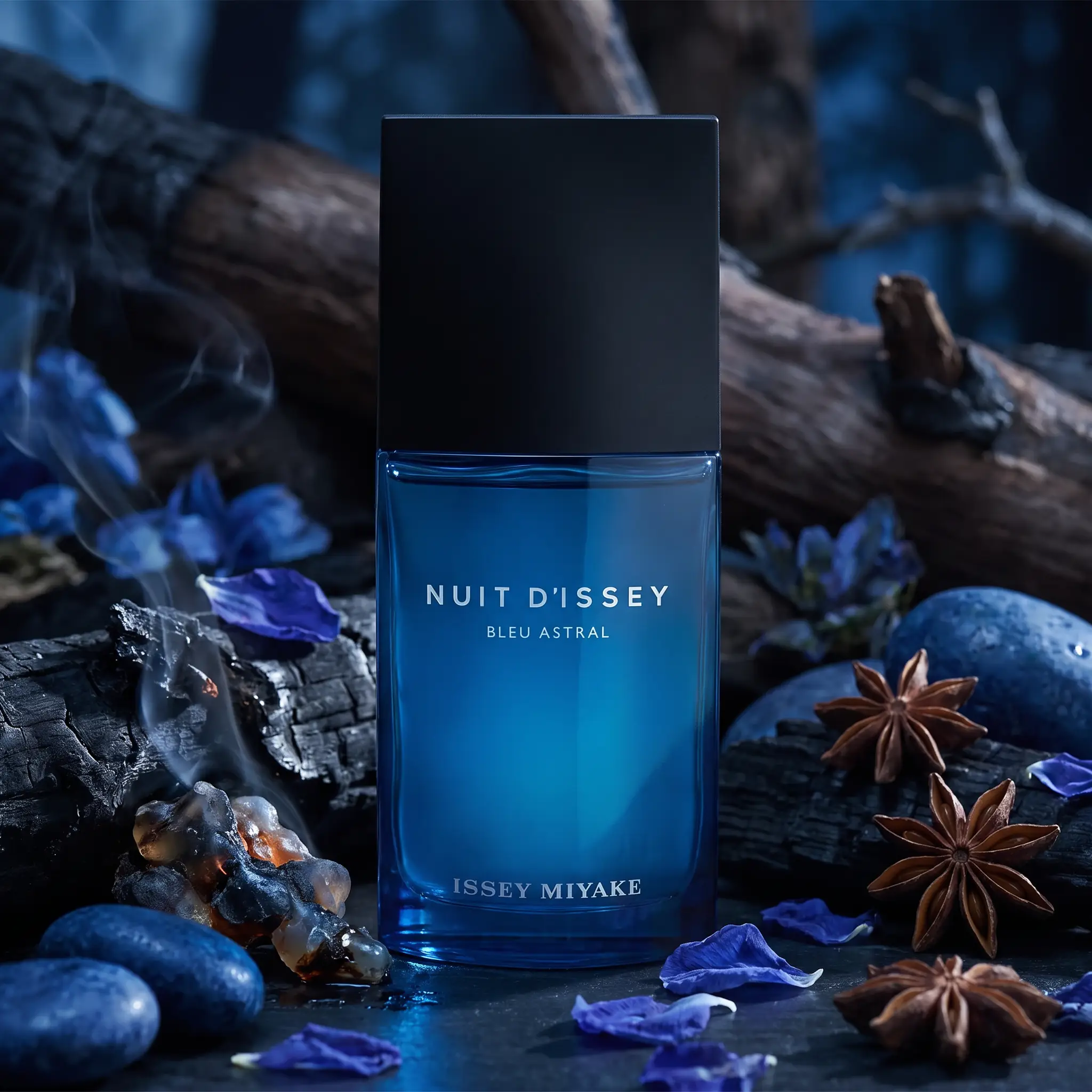 Issey Miyake Nuit d'Issey Bleu Astral Eau de Toilette - styled