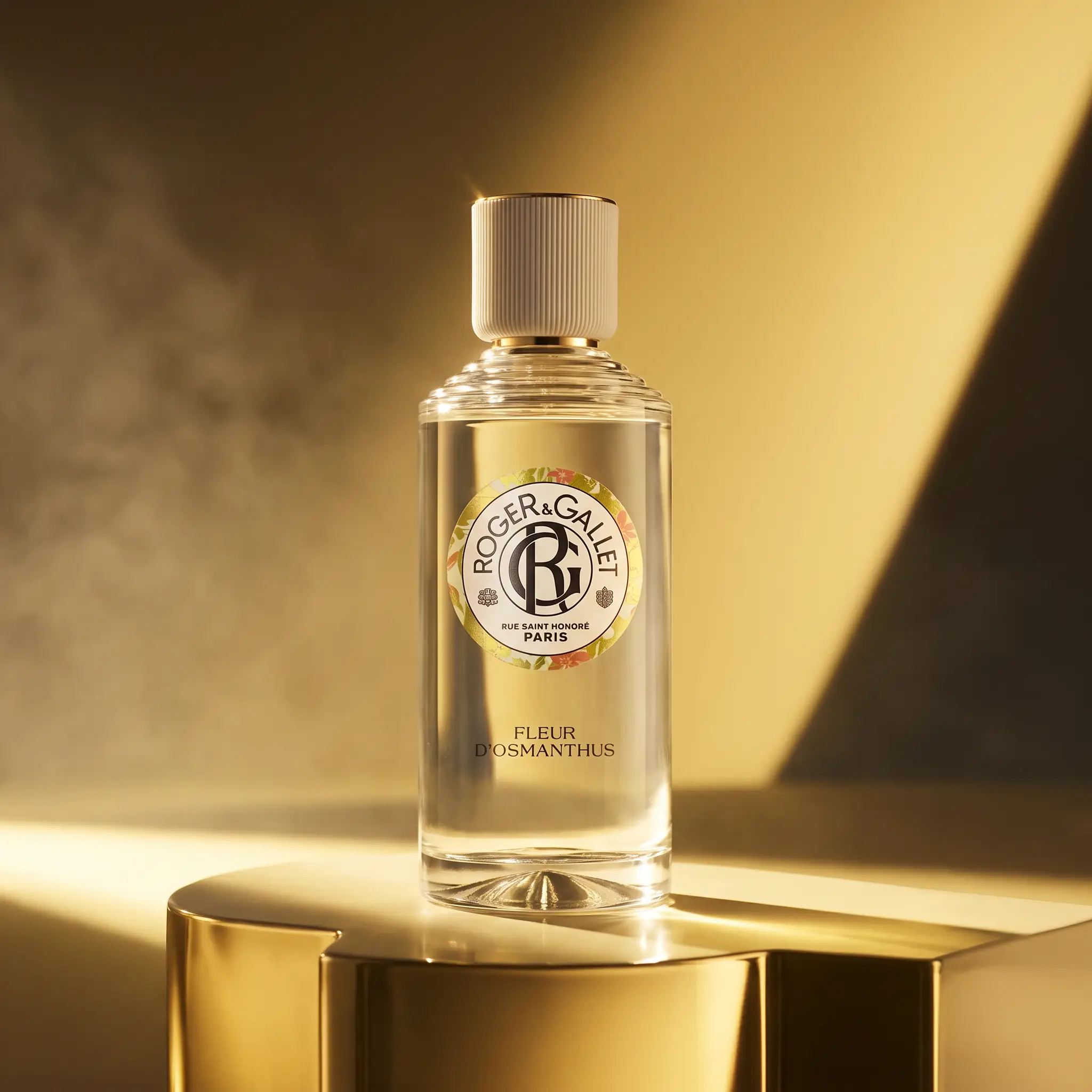 Roger & Gallet Fleur d'Osmanthus Eau Fraiche - styled