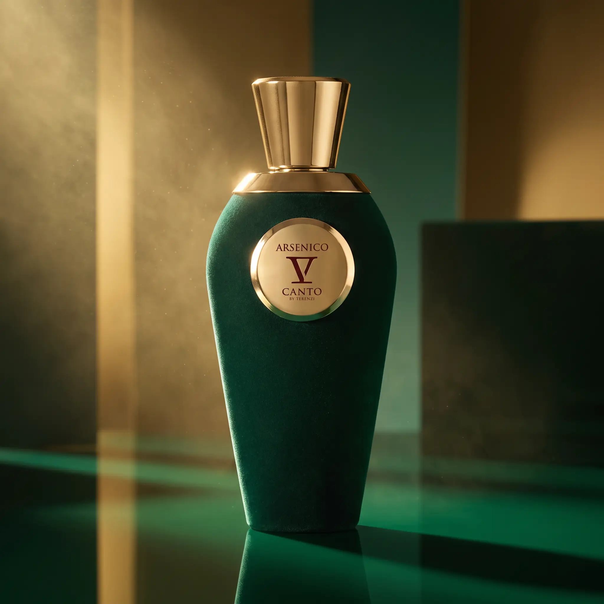 V Canto Arsenico Eau de Parfum - styled