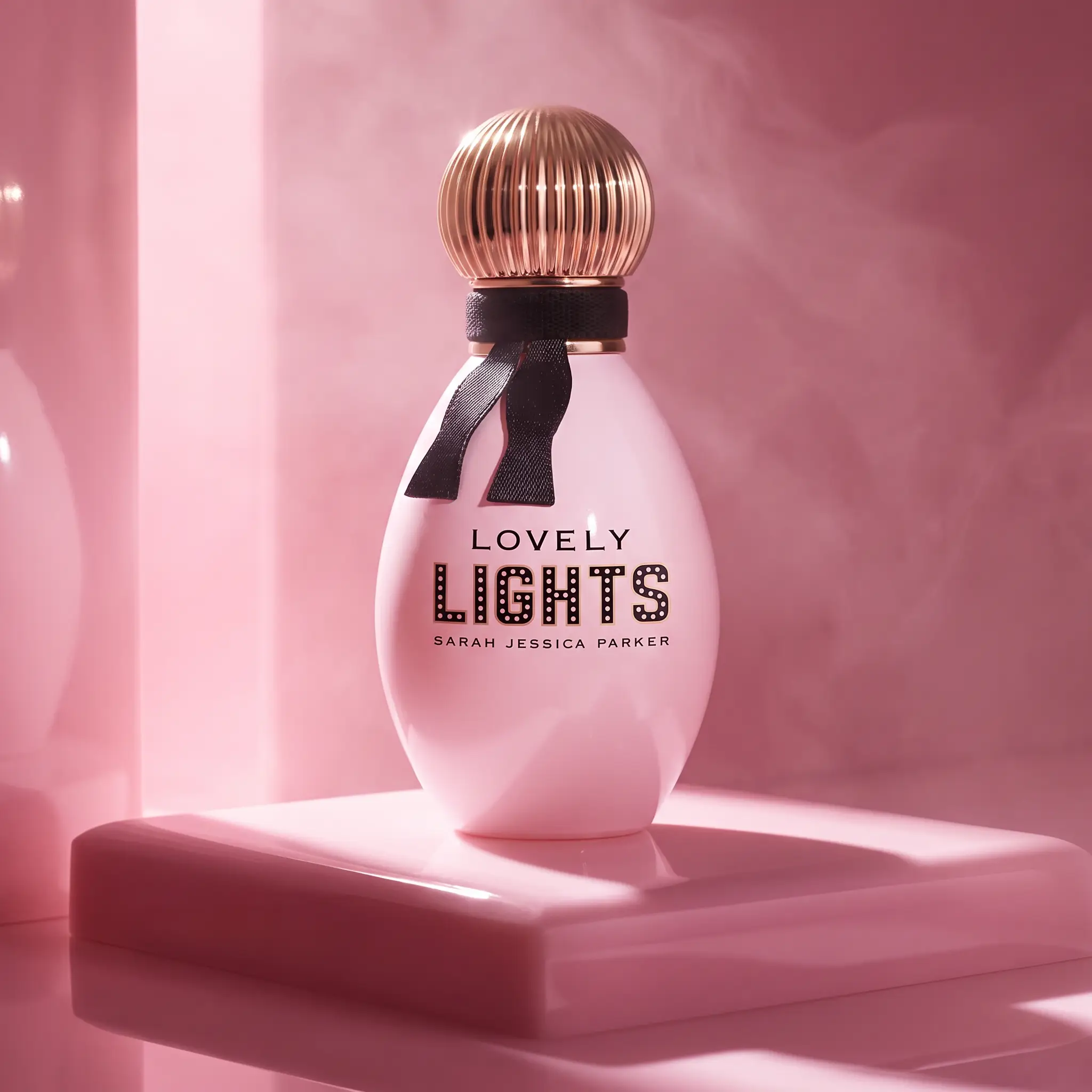 Sarah Jessica Parker Lovely Lights Eau de Parfum - styled